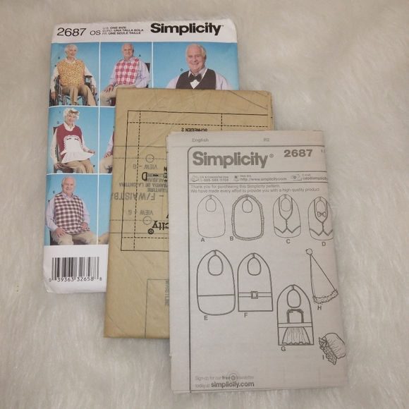 Simplicity 2687 Adult Clothing Protectors and hats in one size - Picture 3 of 5